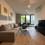 Luxurious And Modern In Center With Parking By Renters Prestige