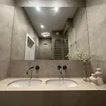 Luxurious And Modern In Center With Parking By Renters Prestige