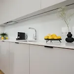 公寓 Luxurious And Modern In Center With Parking By Renters Prestige