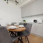 Luxurious And Modern In Center With Parking By Renters Prestige 公寓 *