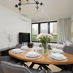 公寓 Luxurious And Modern In Center With Parking By Renters Prestige