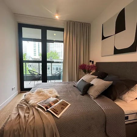 Luxurious And Modern In Center With Parking By Renters Prestige Apartmán Varšava