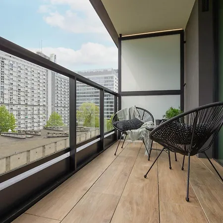 Luxurious And Modern In Center With Parking By Renters Prestige Apartmán