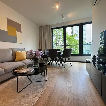 Luxurious And Modern In Center With Parking By Renters Prestige Apartment *
