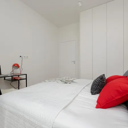 Luxurious And Modern In Center With Parking By Renters Prestige Warsaw