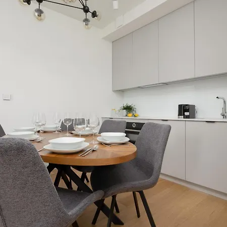 Luxurious And Modern In Center With Parking By Renters Prestige Apartment *