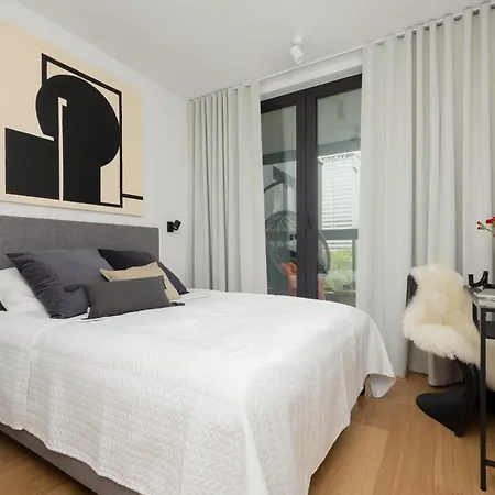Apartament Luxurious And Modern In Center With Parking By Renters Prestige *