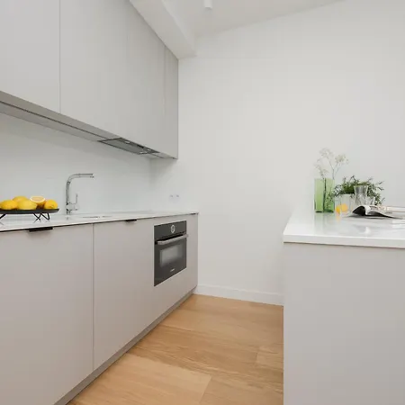 Apartment Luxurious And Modern In Center With Parking By Renters Prestige