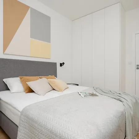 Apartment Luxurious And Modern In Center With Parking By Renters Prestige