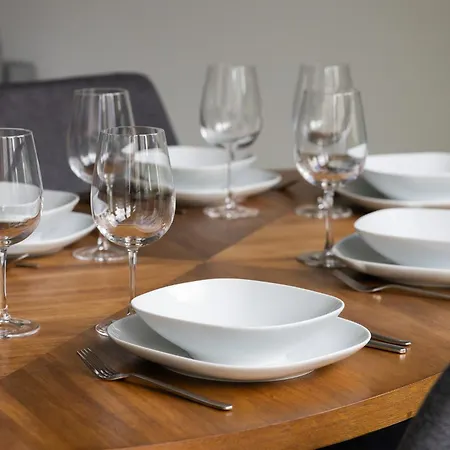 Luxurious And Modern In Center With Parking By Renters Prestige *