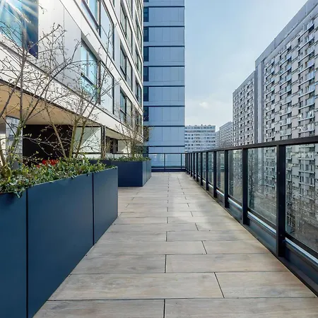 Luxurious And Modern In Center With Parking By Renters Prestige