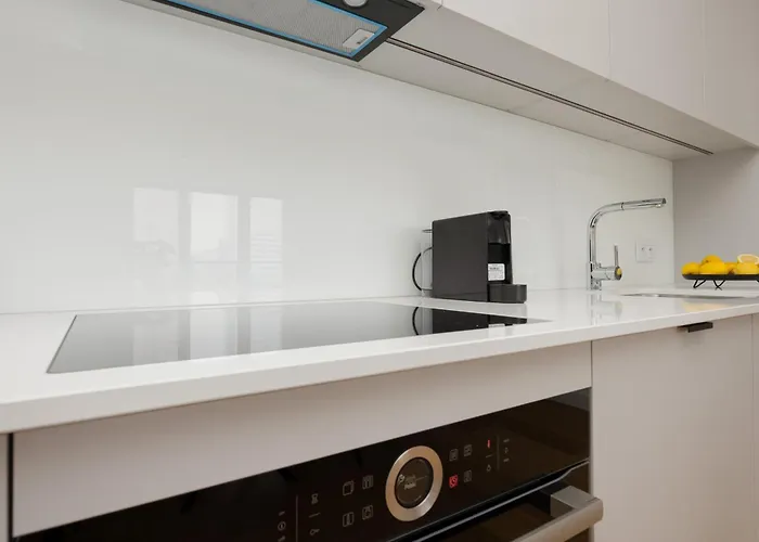 Apartment Luxurious And Modern In Center With Parking By Renters Prestige *