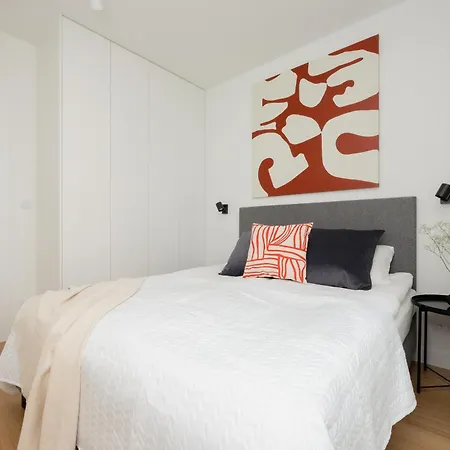 Lägenhet Luxurious And Modern In Center With Parking By Renters Prestige *