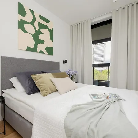 Luxurious And Modern In Center With Parking By Renters Prestige