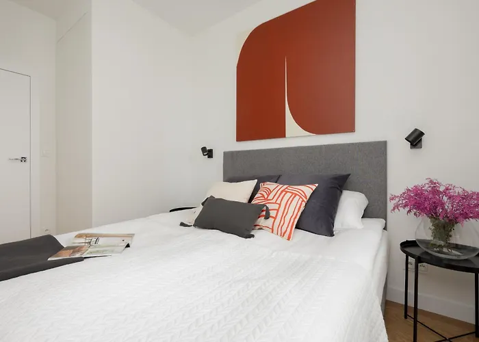 Apartment Luxurious And Modern In Center With Parking By Renters Prestige