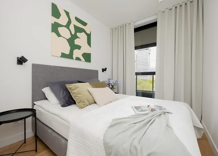 Luxurious And Modern In Center With Parking By Renters Prestige